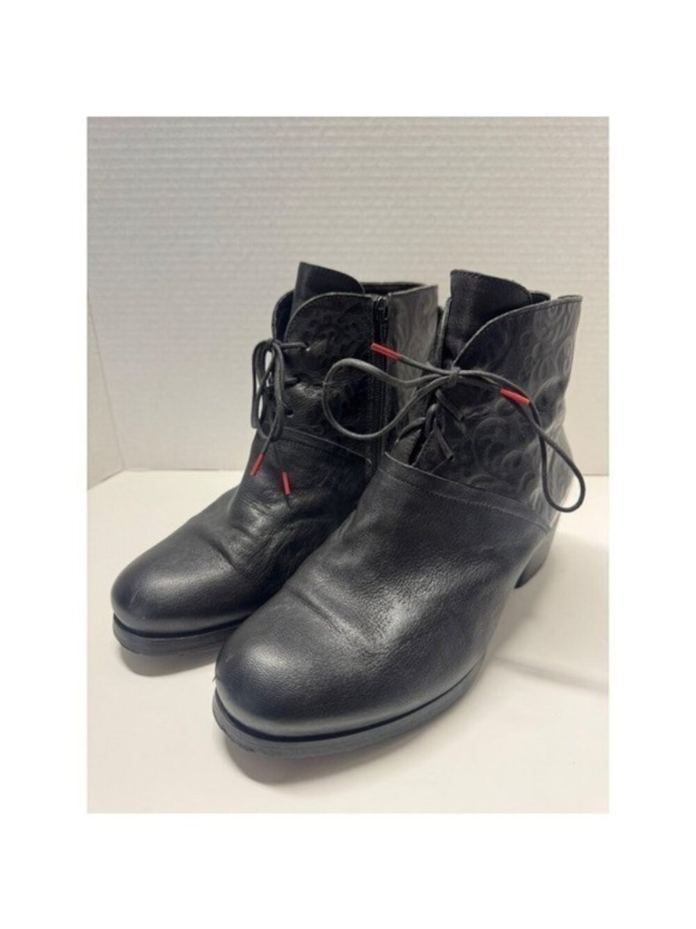 Think! Black Leather Embossed Floral Lace Up Side Zip Ankle Boots Size 40 9.5